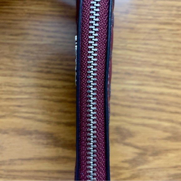 Coach Corner Zip Wristlet Wine Glitter Signature Leather - Picture 6 of 12